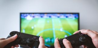 Jugant al FIFA 2019 amb la Playstation4