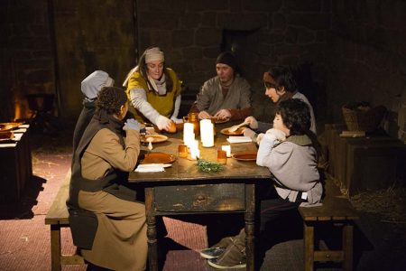 Més de tres milers de persones visiten el primer pessebre vivent de Món Sant Benet. Fotografia: Món Sant Benet