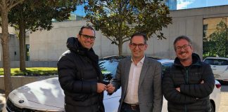 Toni Masana, gerent de Eix Motor Catalunya, Joan Carles Batanés, alcalde de Sant Fruitós de Bages i Xavier Racero regidor de medi ambient