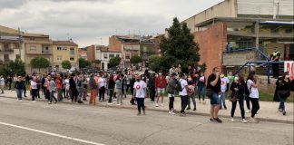 La concentració després que es celebrés el Ple.