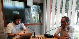 Joan Carles Batanés als estudis de Ràdio Sant Fruitós.