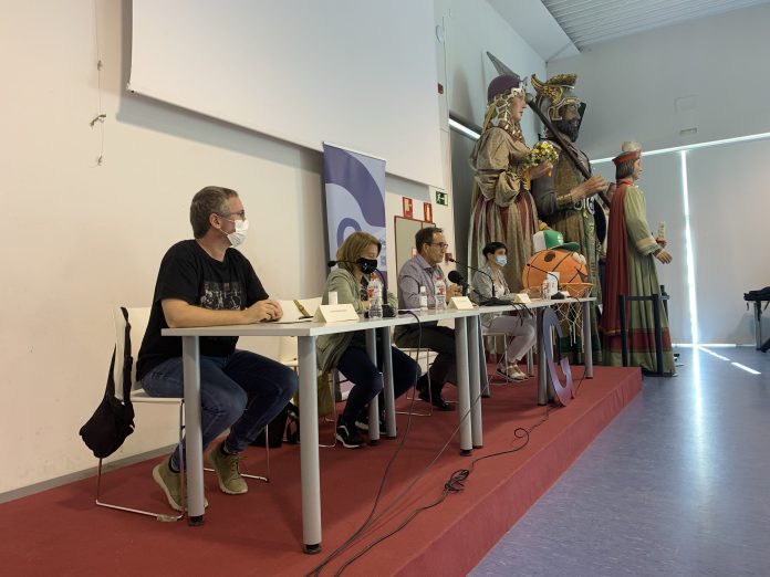 Xavier Racero, Núria Clarella, Joan Carles Batanés i Carme Cruz en roda de premsa.